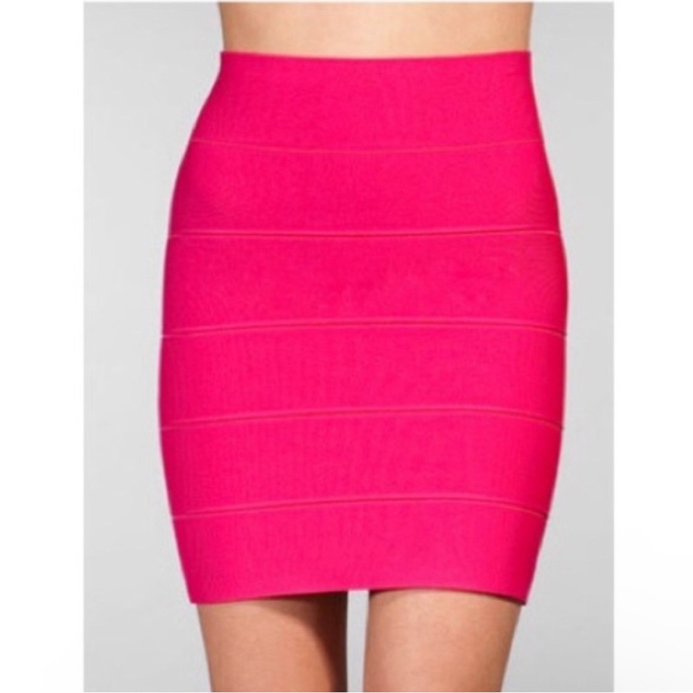 La Cite Paris Bandage Skirt Hot Pink Size M

 Box A: